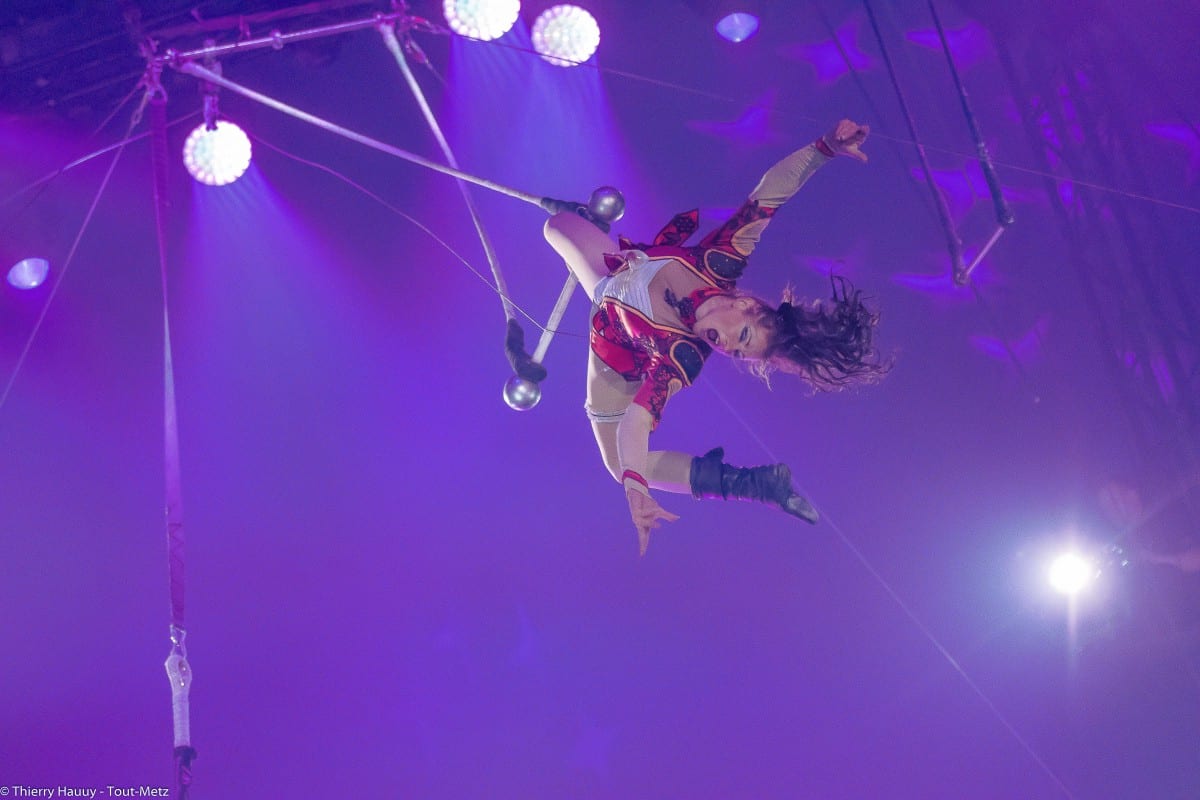 Le Cirque Arlette Gruss, c'est aussi des acrobaties impressionnantes.